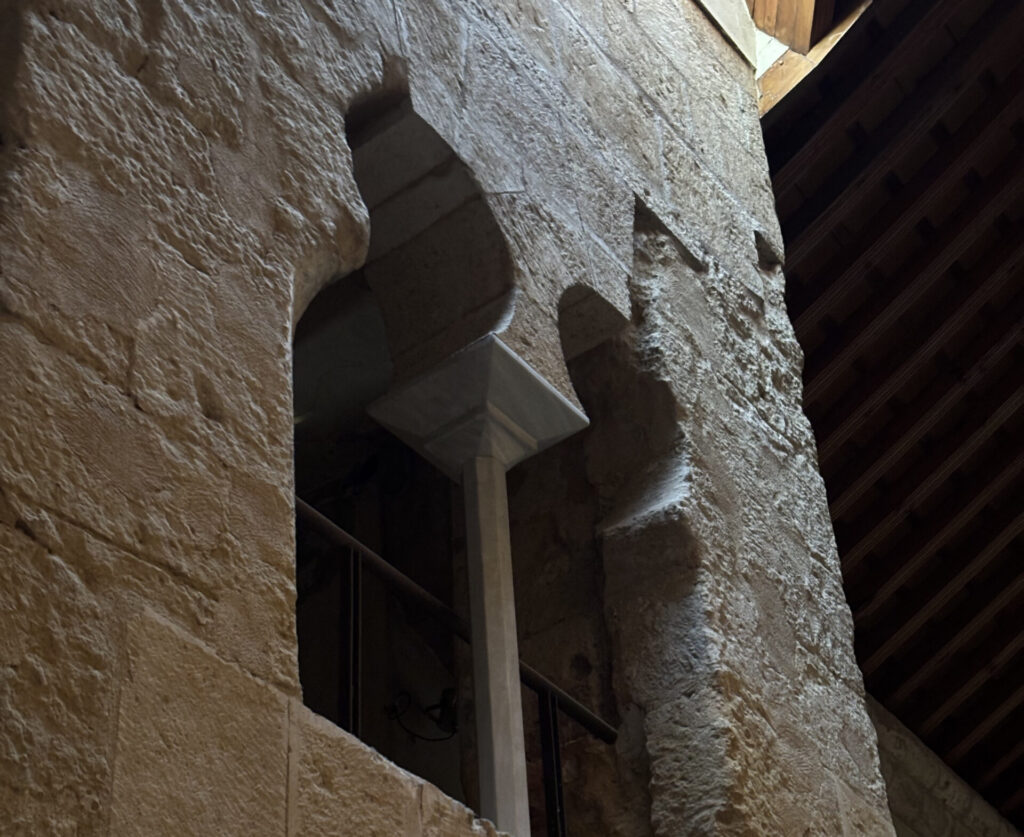 Alminar islámico de la iglesia de Santiago.